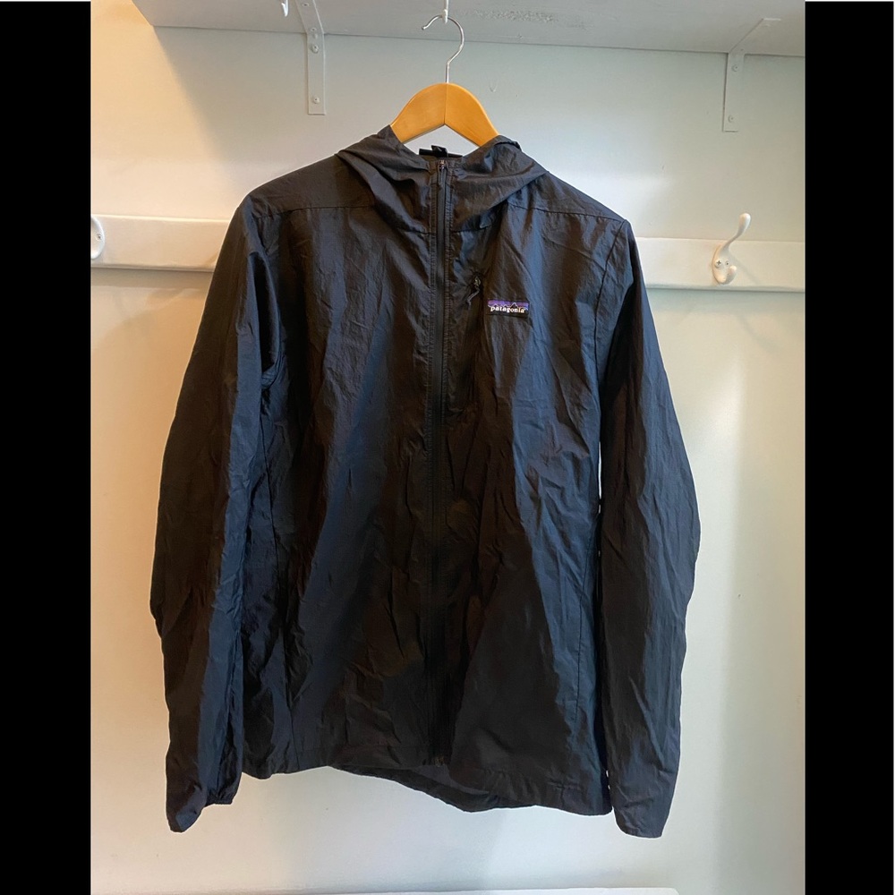New Condition -not yet worn- Patagonia Windbreaker
